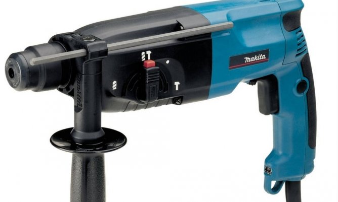 Caractéristiques et avis du perforateur MAKITA HR2450