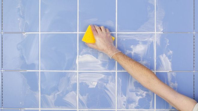 Carrelage dans la salle de bain. Comment mettre à jour les coutures dans la salle de bain