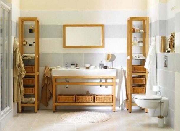 Meubles à l'intérieur de la salle de bain scandinave