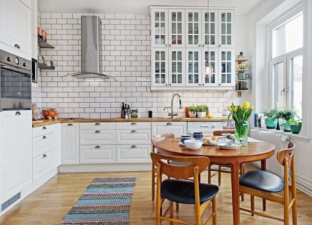 Des meubles dans un intérieur scandinave