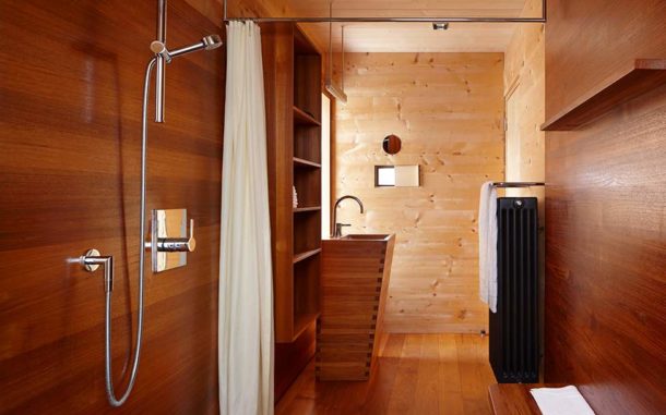 Option exclusive : salle de bain tout bois