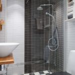 Cabine de douche avec cloison transparente