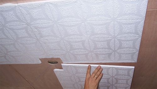 Types et tailles de dalles de plafond