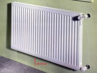 Quelle est la distance entre le mur et le radiateur ?