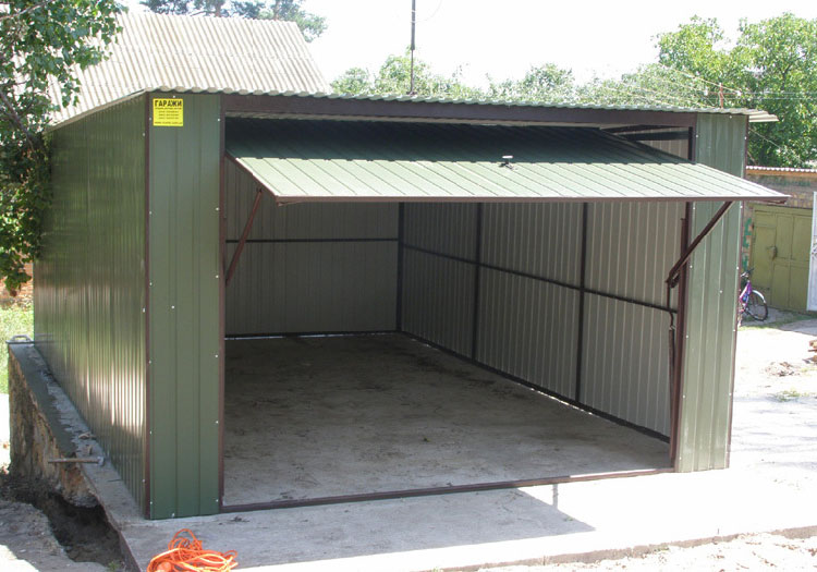 Garage à ossature métallique en carton ondulé et tube profilé