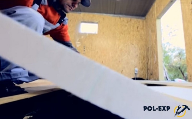 Comment utiliser la mousse de polystyrène pour isoler un plancher en bois