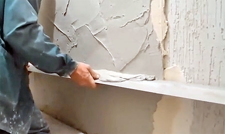 Comment poser correctement les carreaux sur le mur master class face à la salle de bain