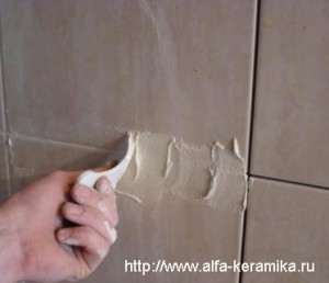 Carrelage dans la salle de bain. Comment mettre à jour les coutures dans la salle de bain