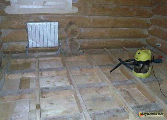 Insonoriser le plafond d'une maison avec des planchers en bois: méthodes et matériaux