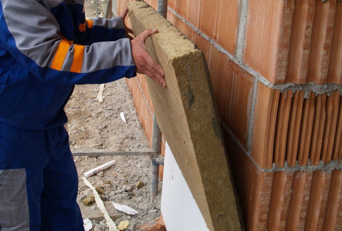 Choisir la meilleure isolation pour une maison à ossature